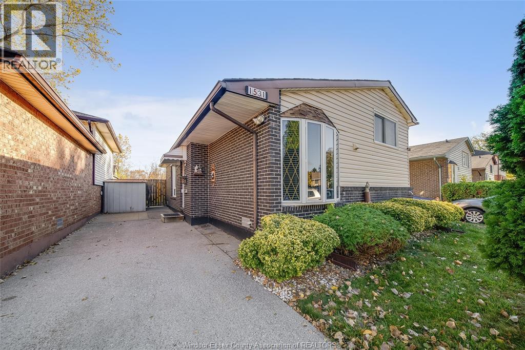 1531 Bayswater Crescent, Windsor, ON - Outdoor