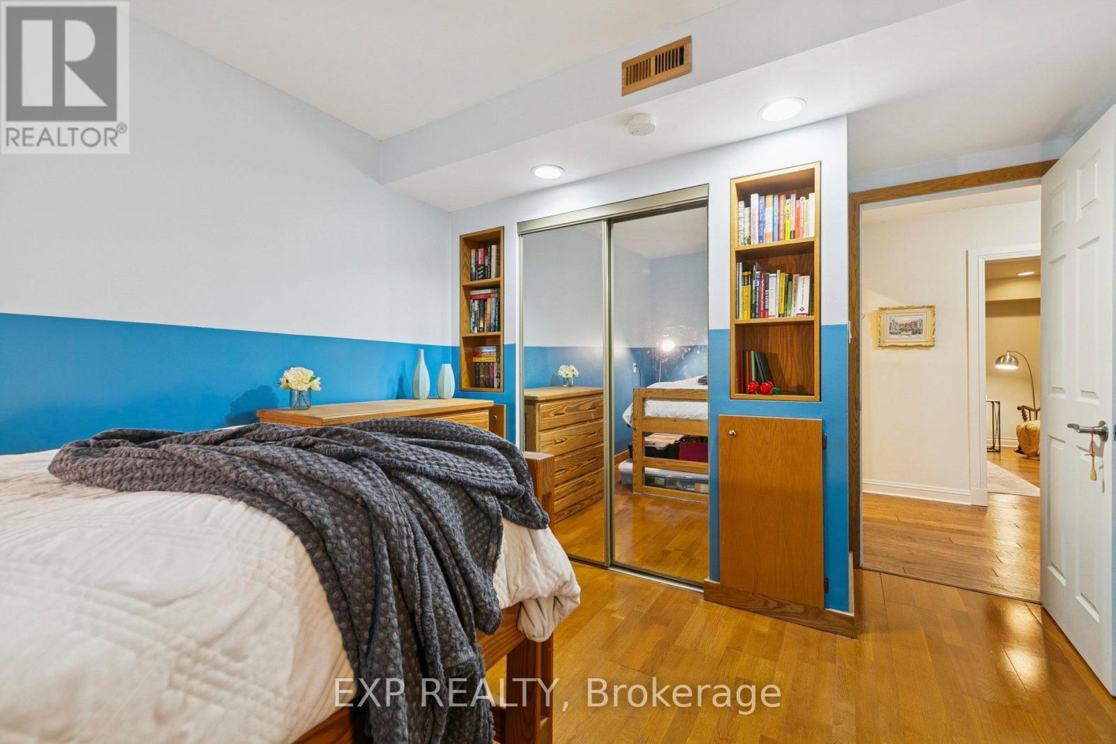 2565 Claymore Crescent, Mississauga, ON - Indoor Photo Showing Bedroom