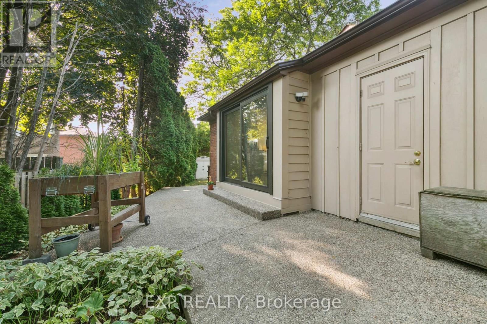 2565 Claymore Crescent, Mississauga, ON - Outdoor With Exterior