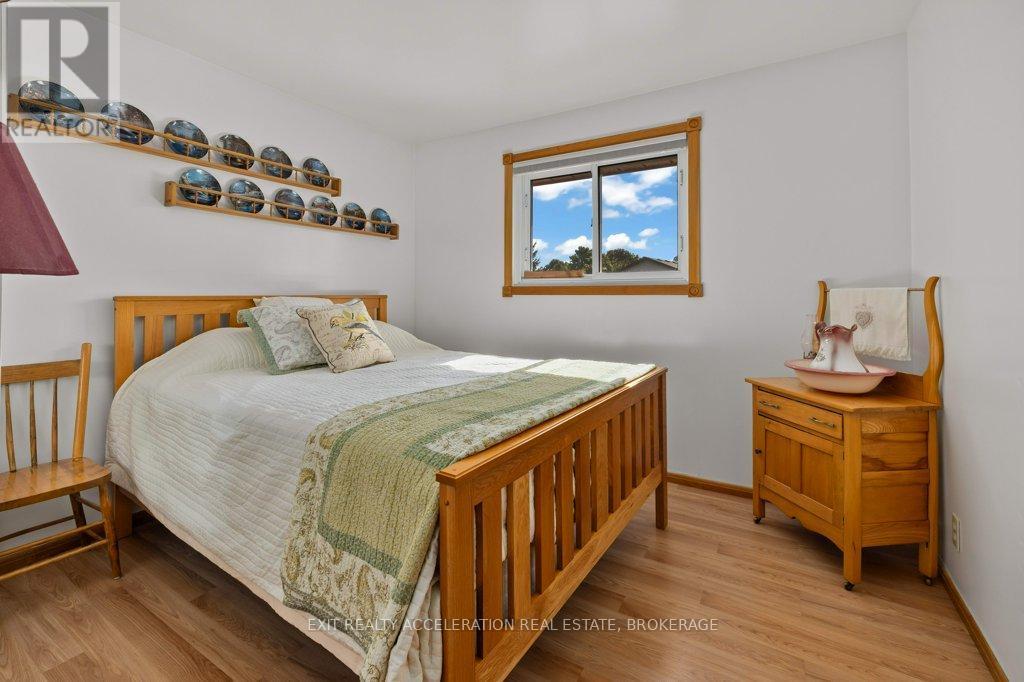 38 Thorncliffe Drive, Belleville (Belleville Ward), ON - Indoor Photo Showing Bedroom