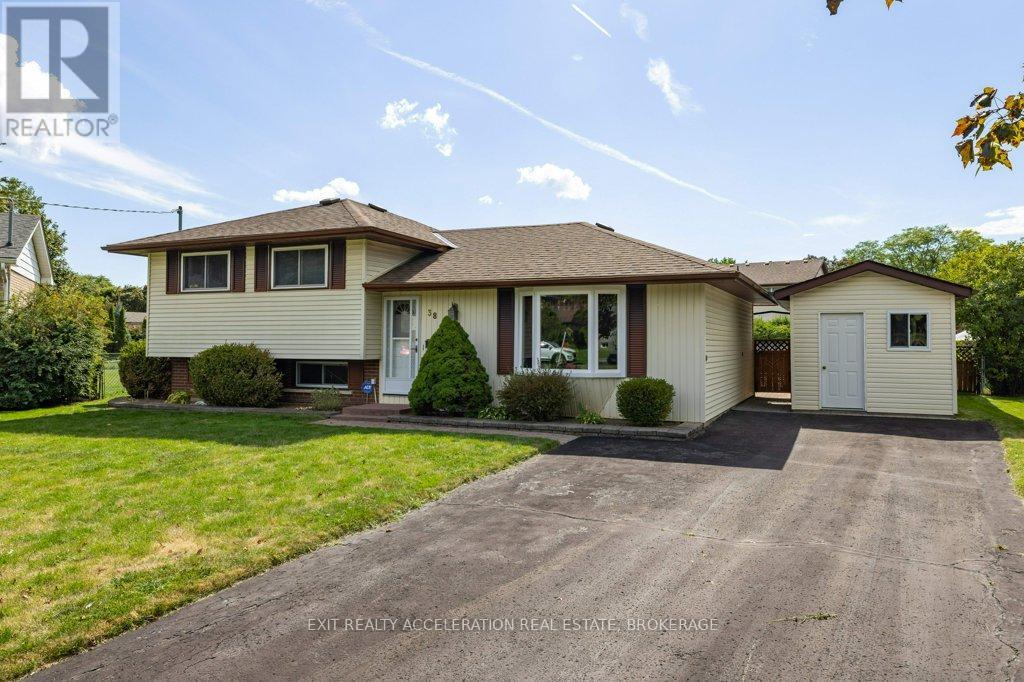 38 Thorncliffe Drive, Belleville (Belleville Ward), ON - Outdoor With Facade