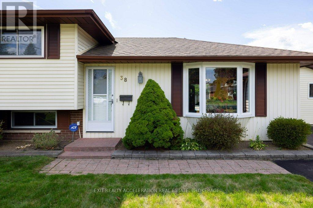 38 Thorncliffe Drive, Belleville (Belleville Ward), ON - Outdoor