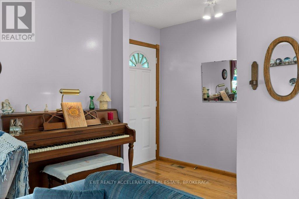 38 Thorncliffe Drive, Belleville (Belleville Ward), ON - Indoor Photo Showing Bedroom