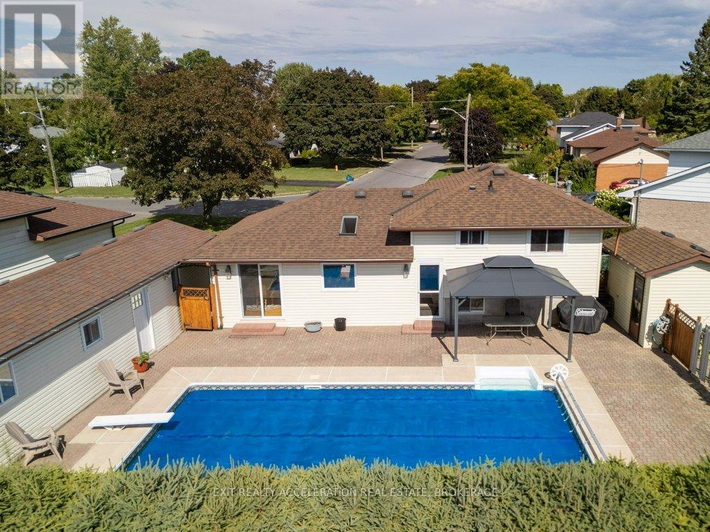 38 Thorncliffe Drive, Belleville (Belleville Ward), ON - Outdoor With In Ground Pool With Deck Patio Veranda