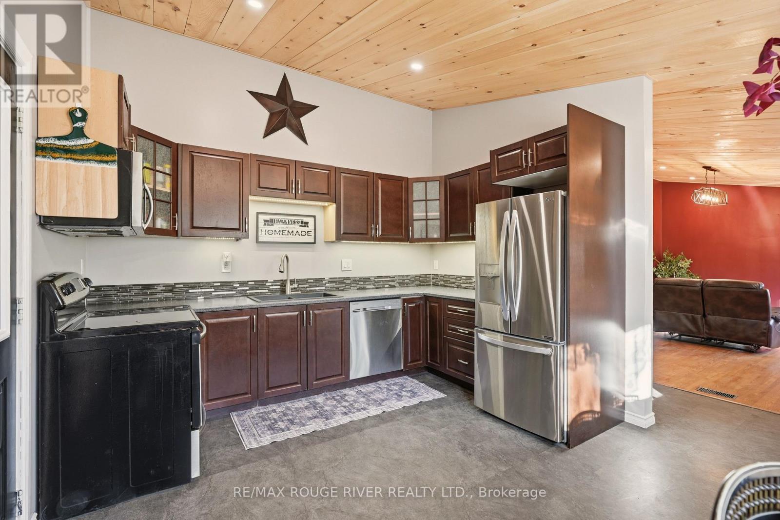 474 Wardell Street, Tay (Port Mcnicoll), ON - Indoor Photo Showing Kitchen