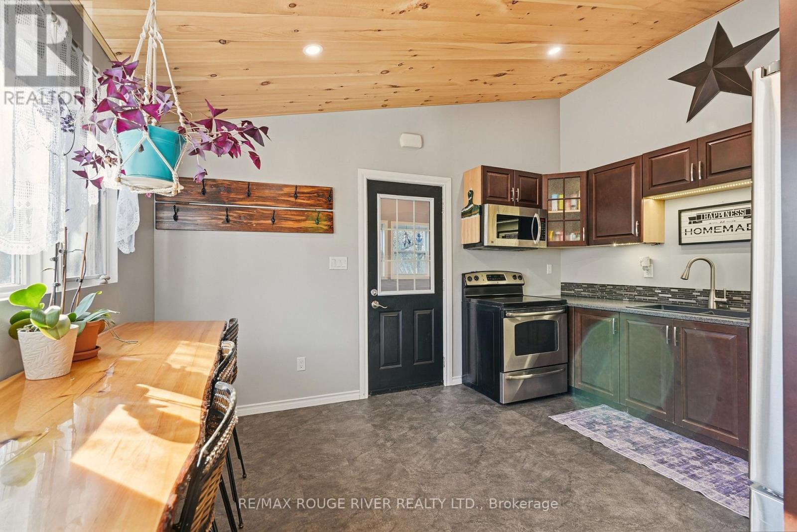 474 Wardell Street, Tay (Port Mcnicoll), ON - Indoor Photo Showing Kitchen