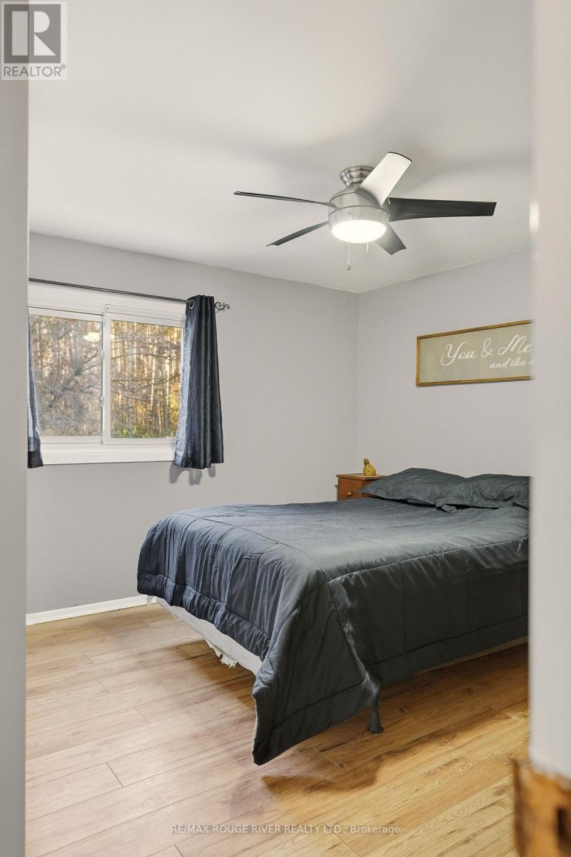 474 Wardell Street, Tay (Port Mcnicoll), ON - Indoor Photo Showing Bedroom
