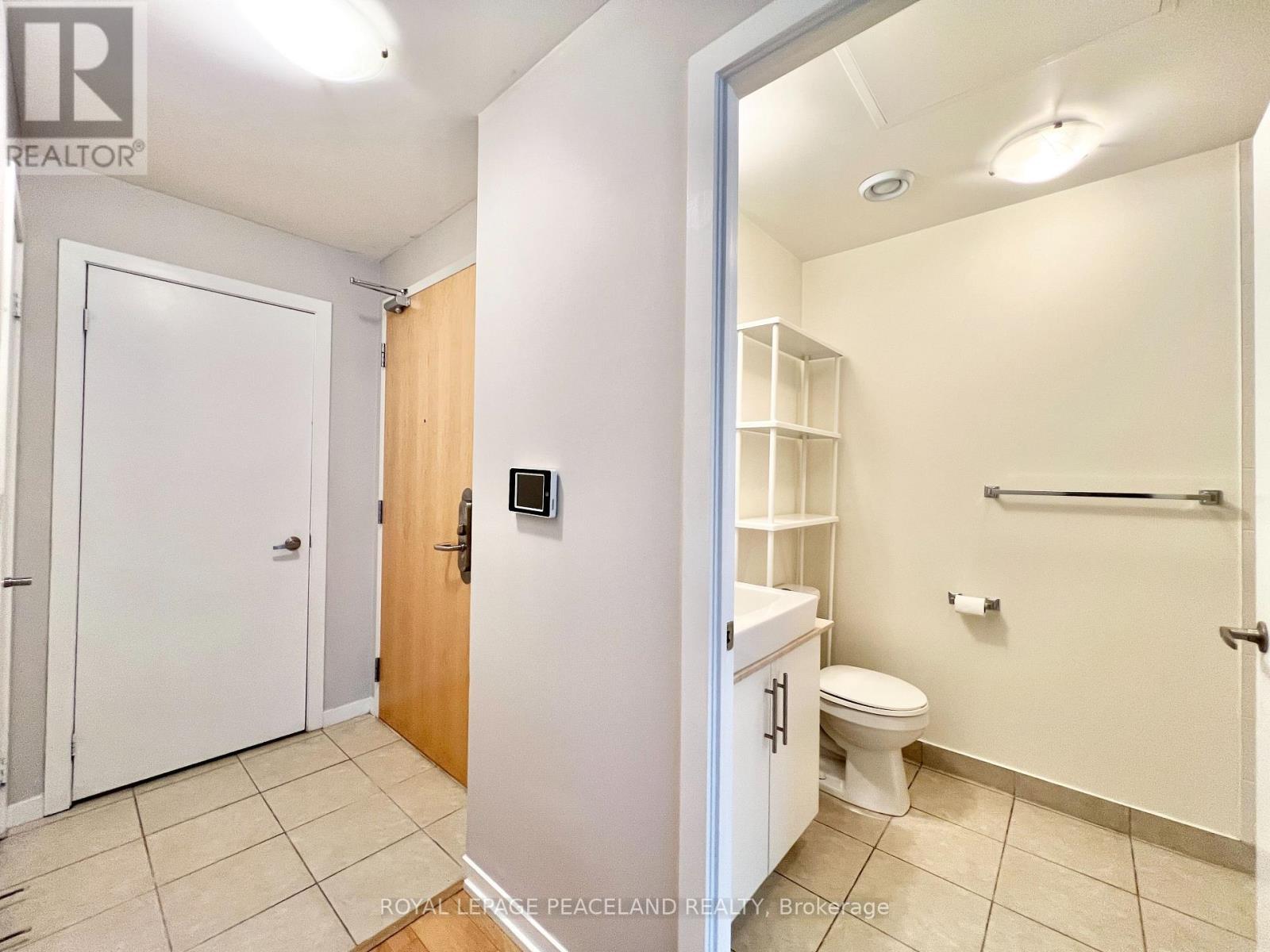 1206 - 65 Bremner Boulevard, Toronto, ON - Indoor Photo Showing Bathroom
