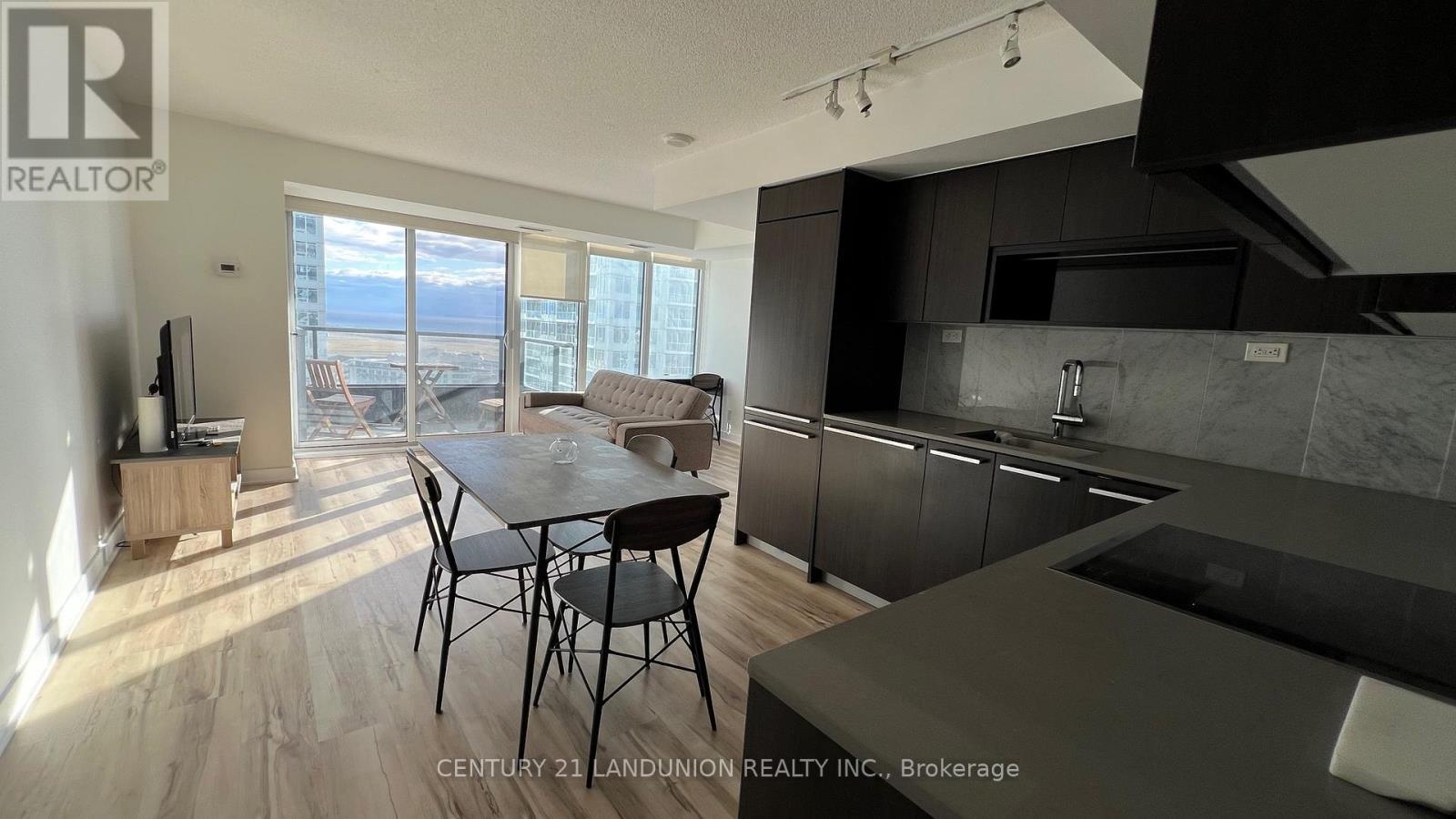 2602 - 70 Queens Wharf Road, Toronto, ON - Indoor Photo Showing Kitchen