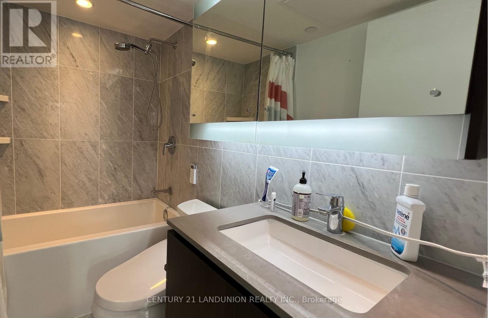 2602 - 70 Queens Wharf Road, Toronto, ON - Indoor Photo Showing Bathroom