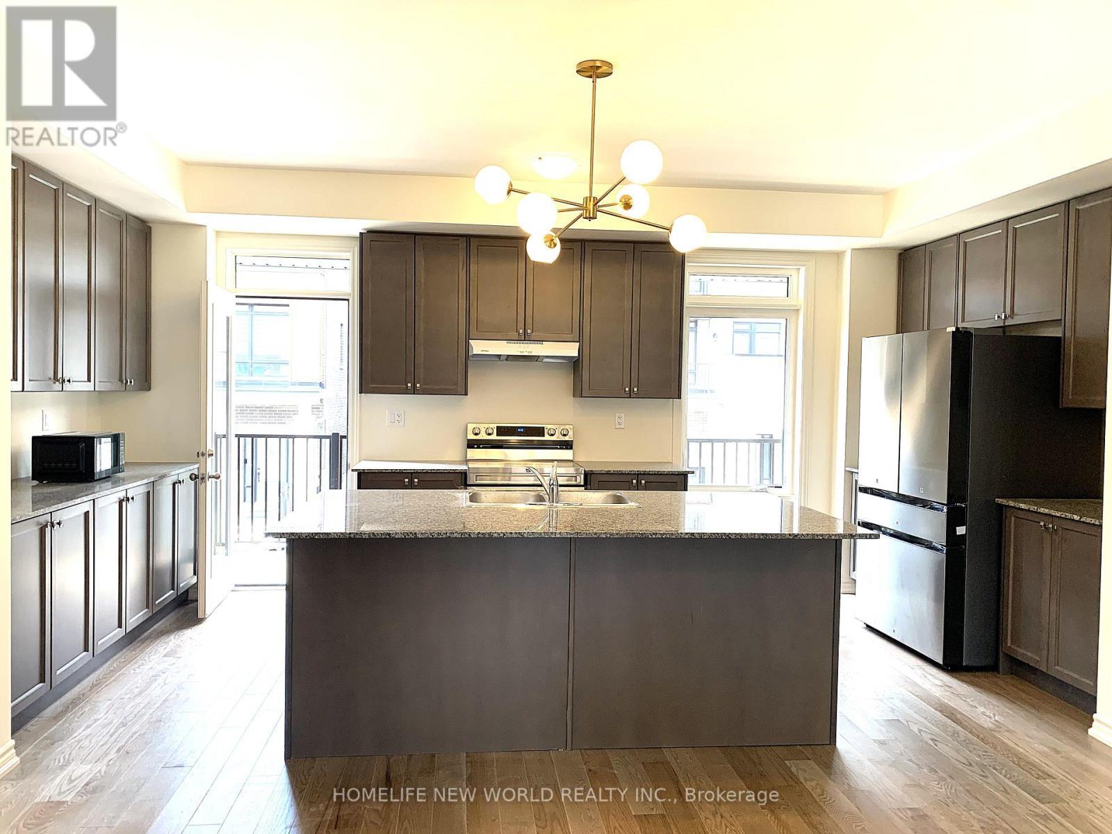 522 Danks Ridge Drive, Ajax, ON - Indoor Photo Showing Kitchen With Stainless Steel Kitchen With Upgraded Kitchen