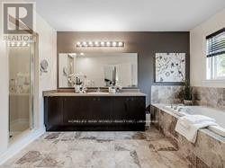 208 Hunting Ridges Upper Drive, Richmond Hill, ON - Indoor Photo Showing Bathroom