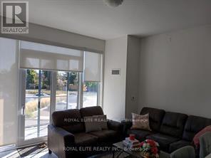 208B - 4655 Metcalfe Avenue, Mississauga, ON - Indoor Photo Showing Living Room