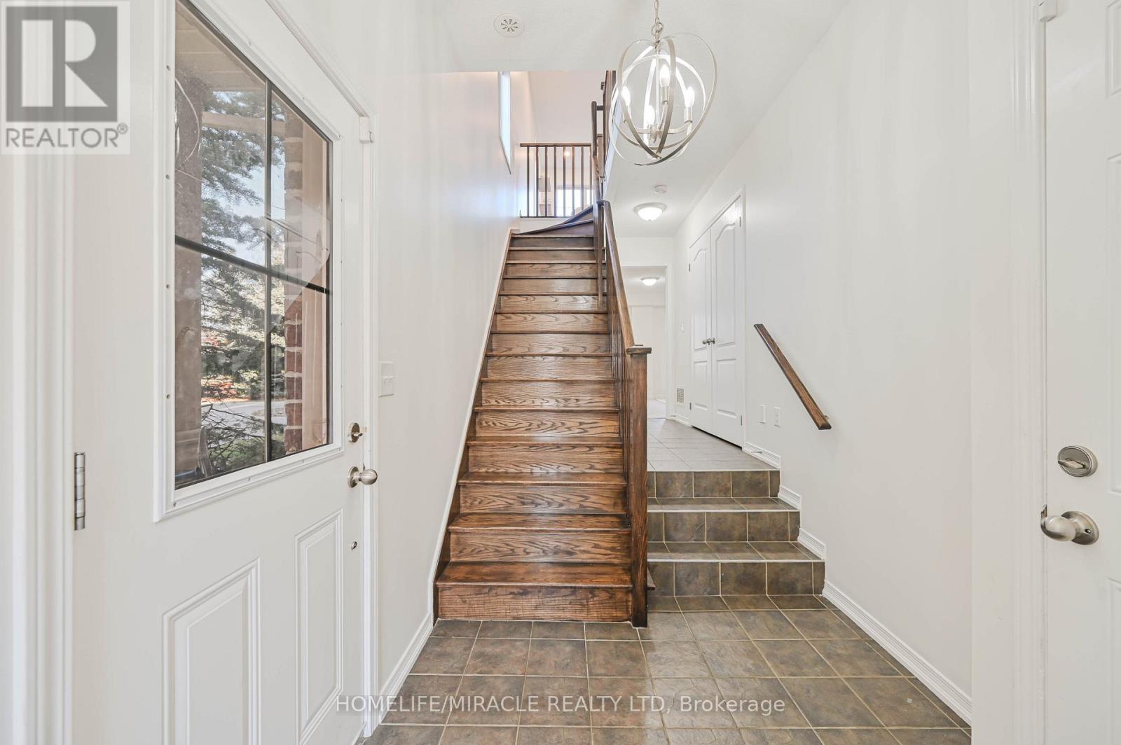 102 Cedar Lake Crescent, Brampton, ON - Indoor Photo Showing Other Room