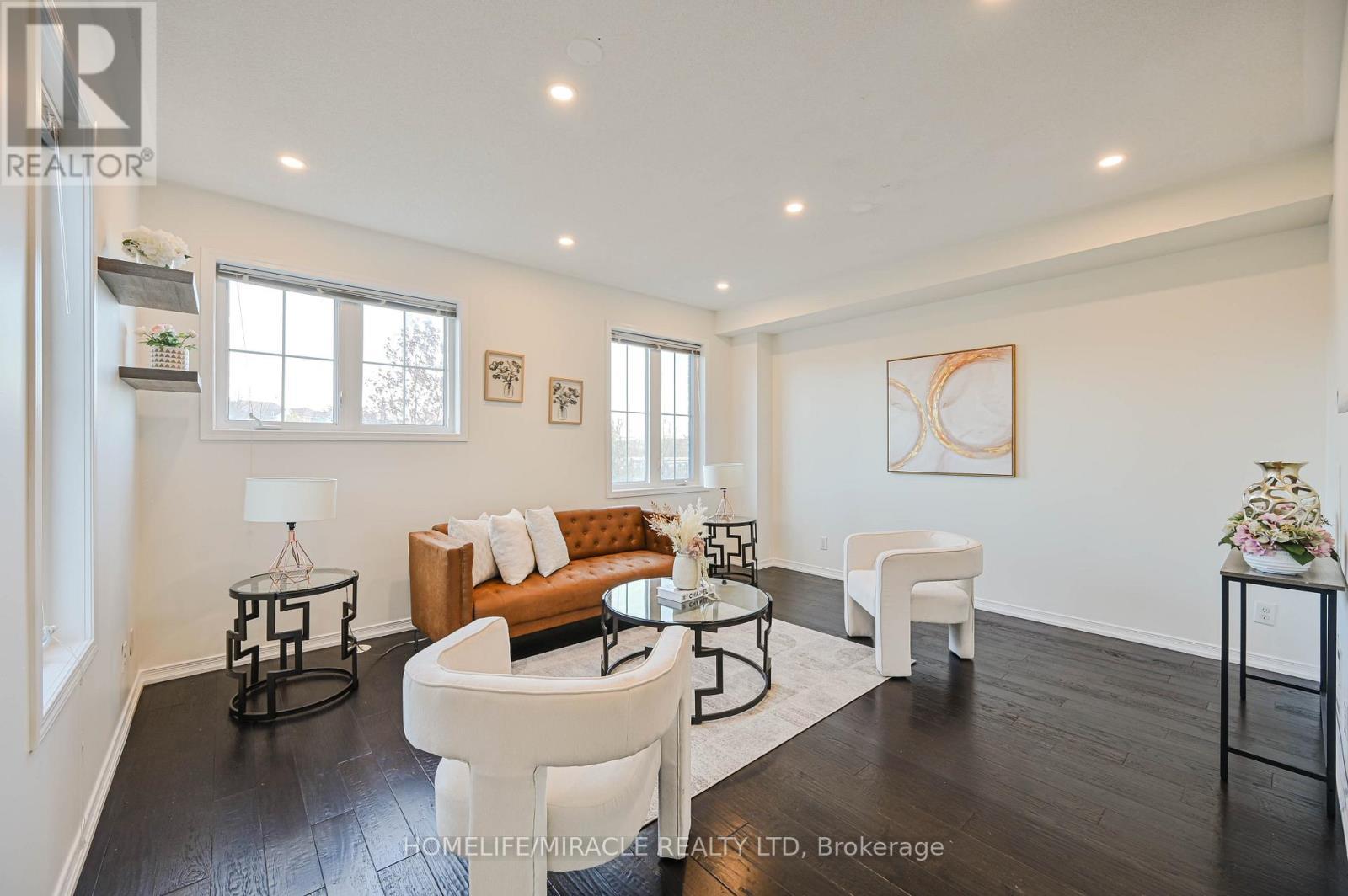102 Cedar Lake Crescent, Brampton, ON - Indoor Photo Showing Dining Room