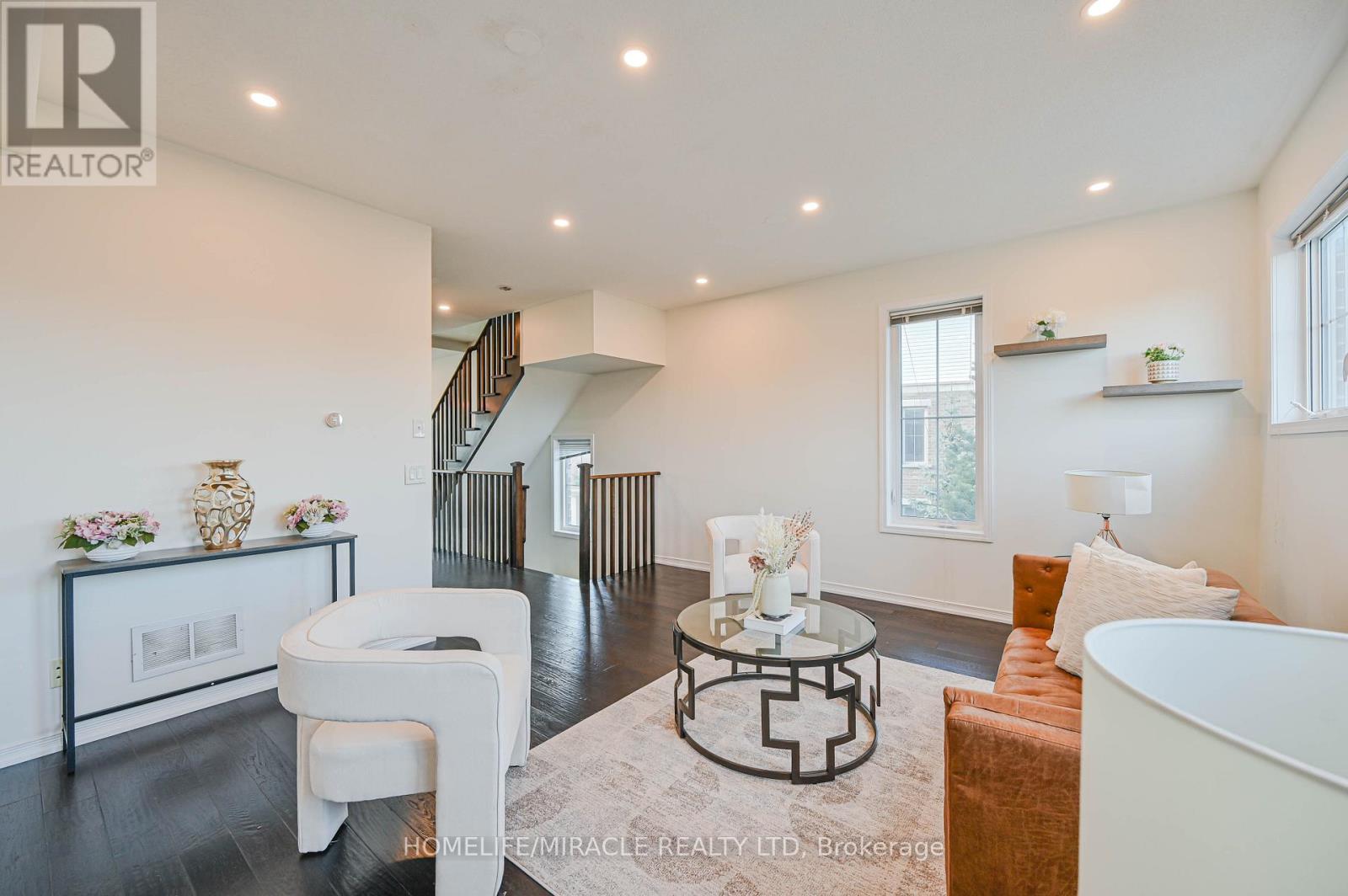 102 Cedar Lake Crescent, Brampton, ON - Indoor