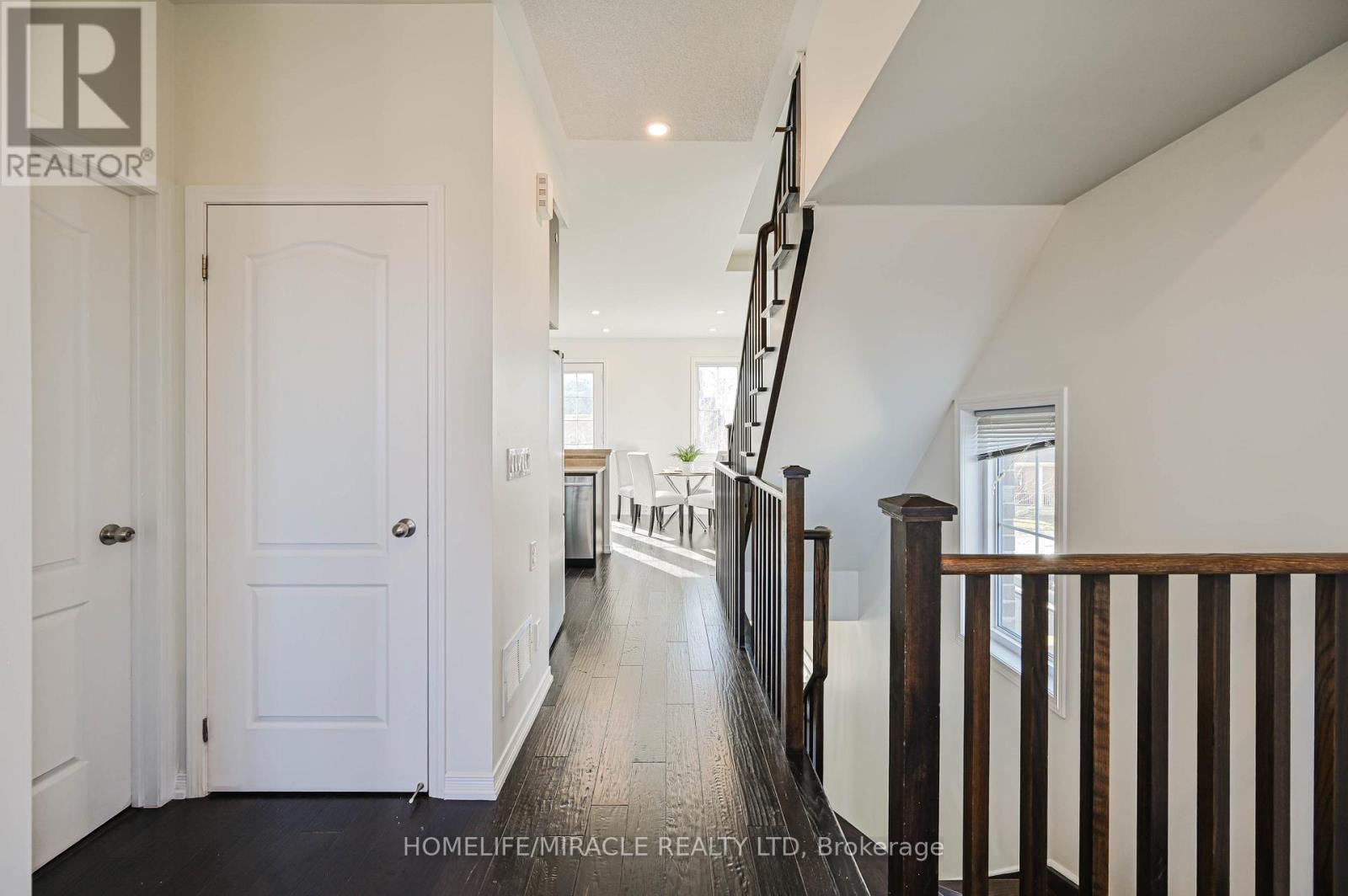 102 Cedar Lake Crescent, Brampton, ON - Indoor Photo Showing Other Room