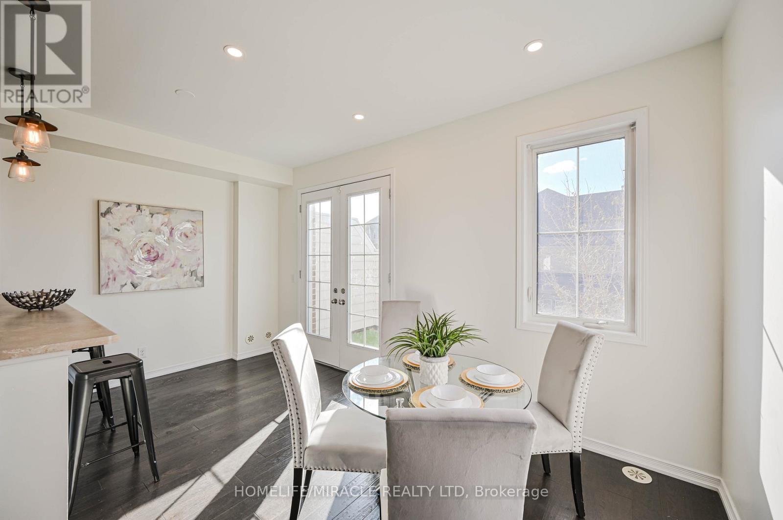 102 Cedar Lake Crescent, Brampton, ON - Indoor Photo Showing Dining Room