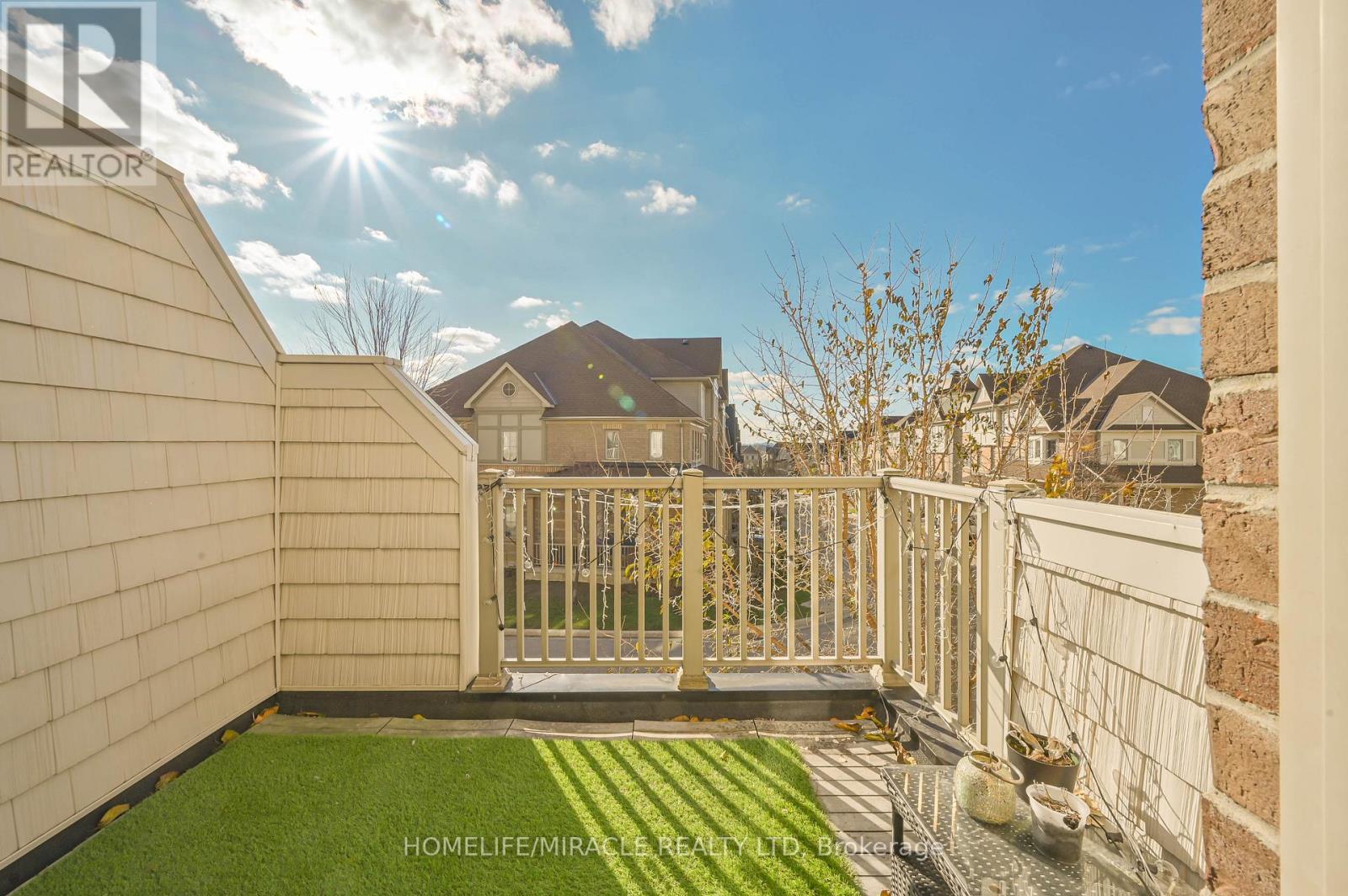 102 Cedar Lake Crescent, Brampton, ON - Outdoor