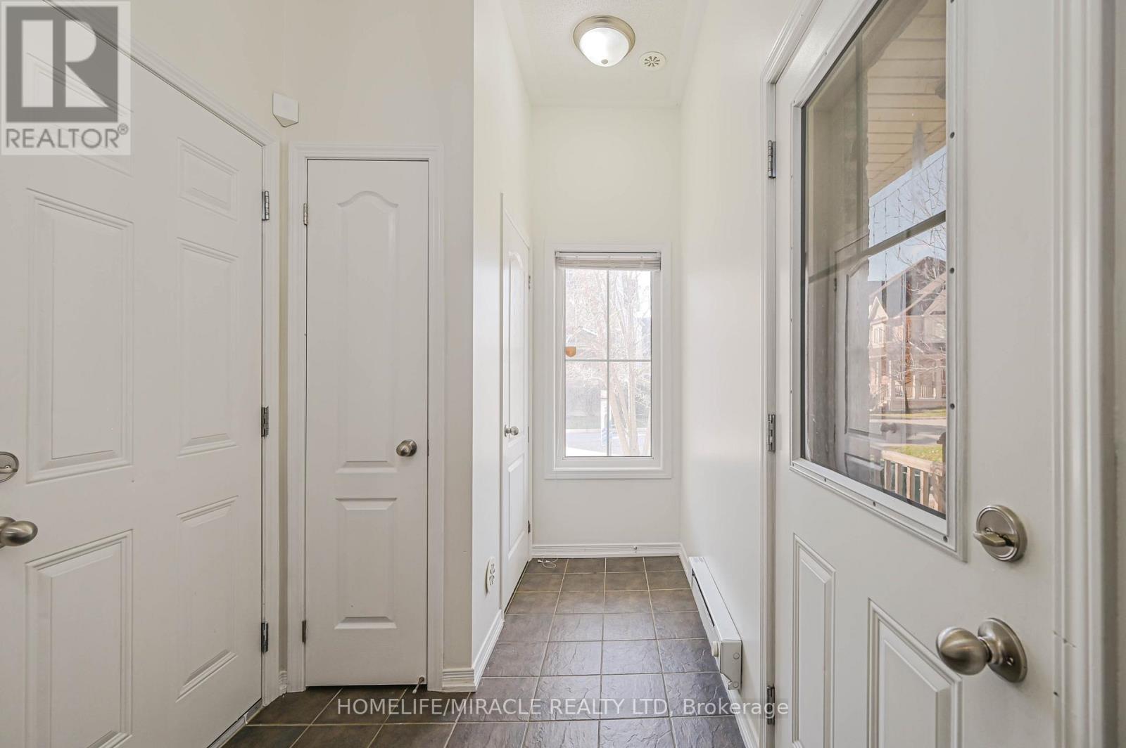 102 Cedar Lake Crescent, Brampton, ON - Indoor Photo Showing Other Room