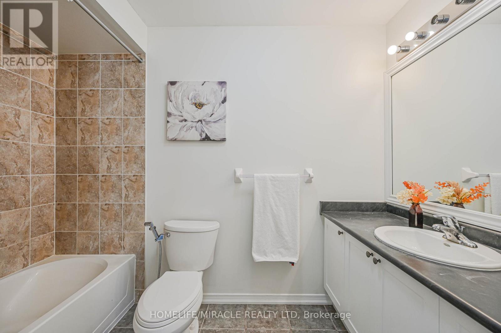 102 Cedar Lake Crescent, Brampton, ON - Indoor Photo Showing Bathroom