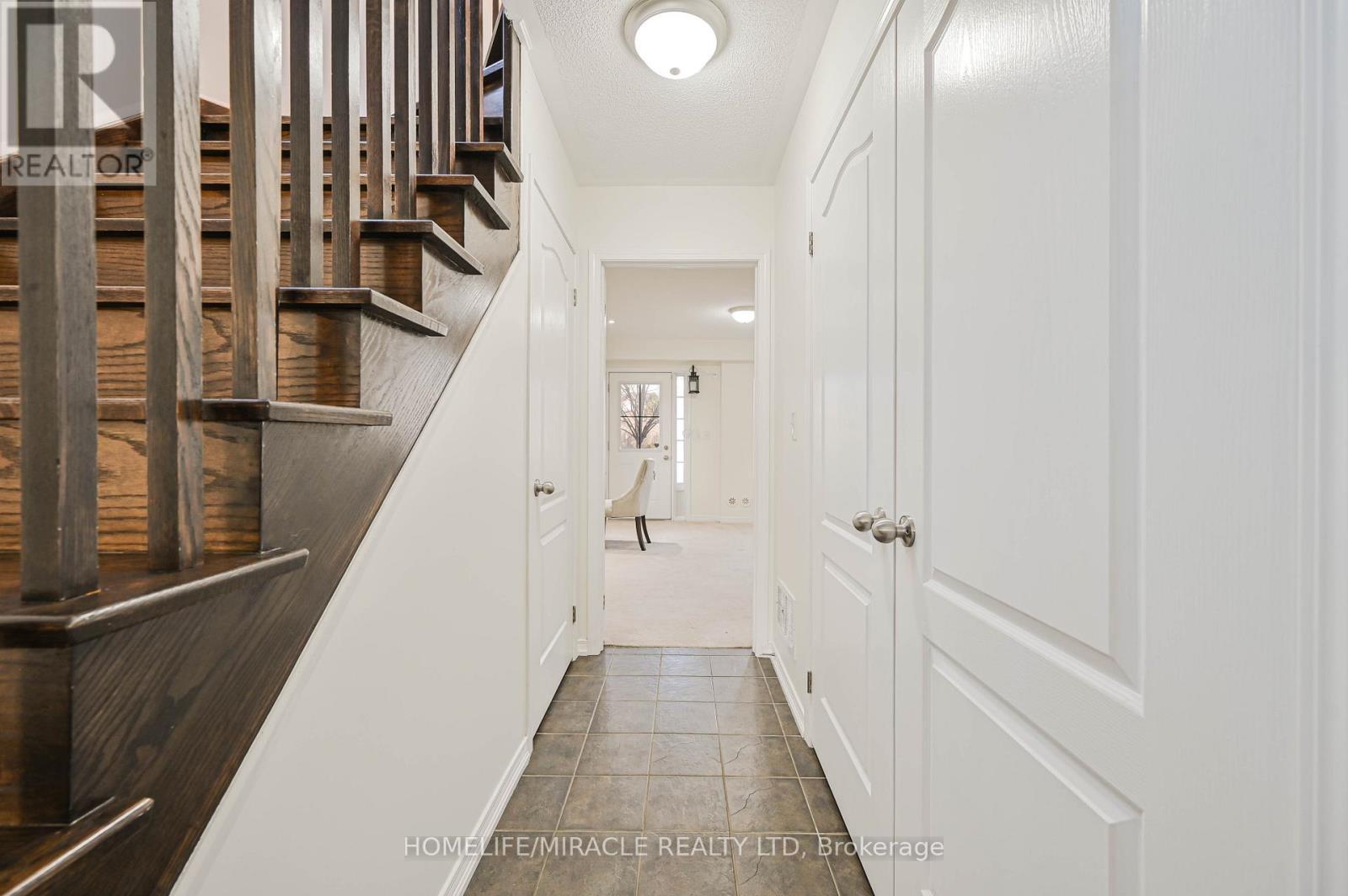 102 Cedar Lake Crescent, Brampton, ON - Indoor Photo Showing Other Room