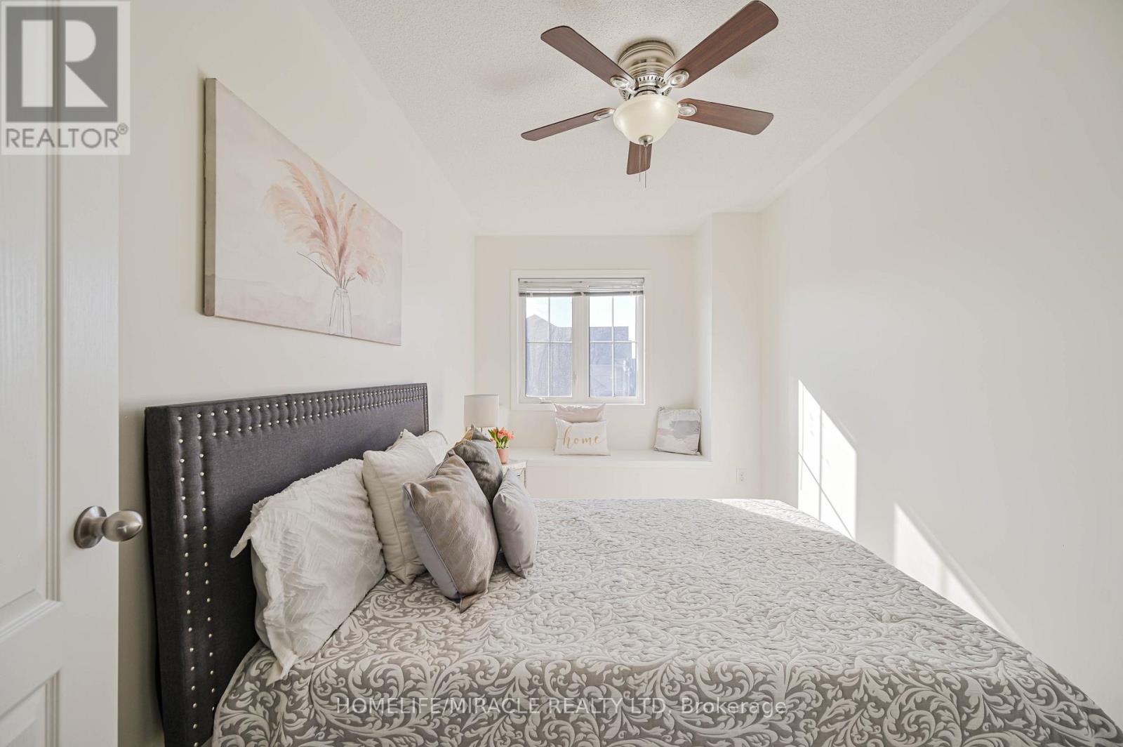 102 Cedar Lake Crescent, Brampton, ON - Indoor Photo Showing Bedroom