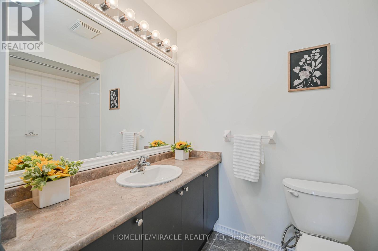 102 Cedar Lake Crescent, Brampton, ON - Indoor Photo Showing Bathroom