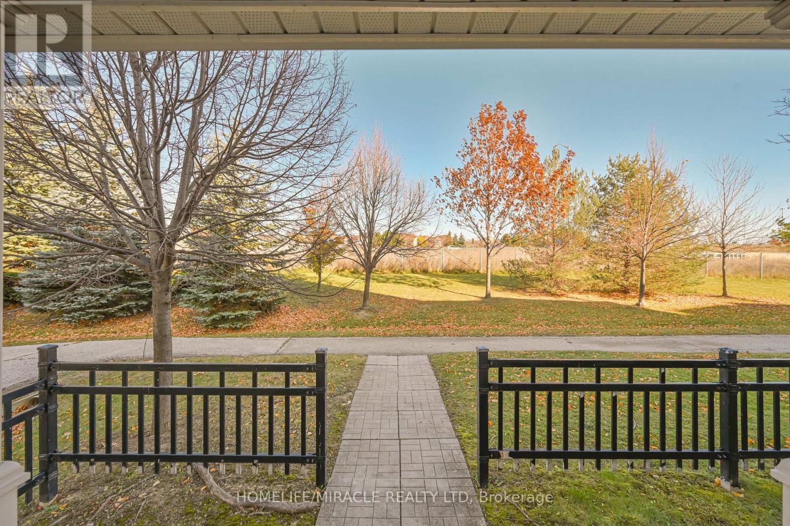 102 Cedar Lake Crescent, Brampton, ON - Outdoor