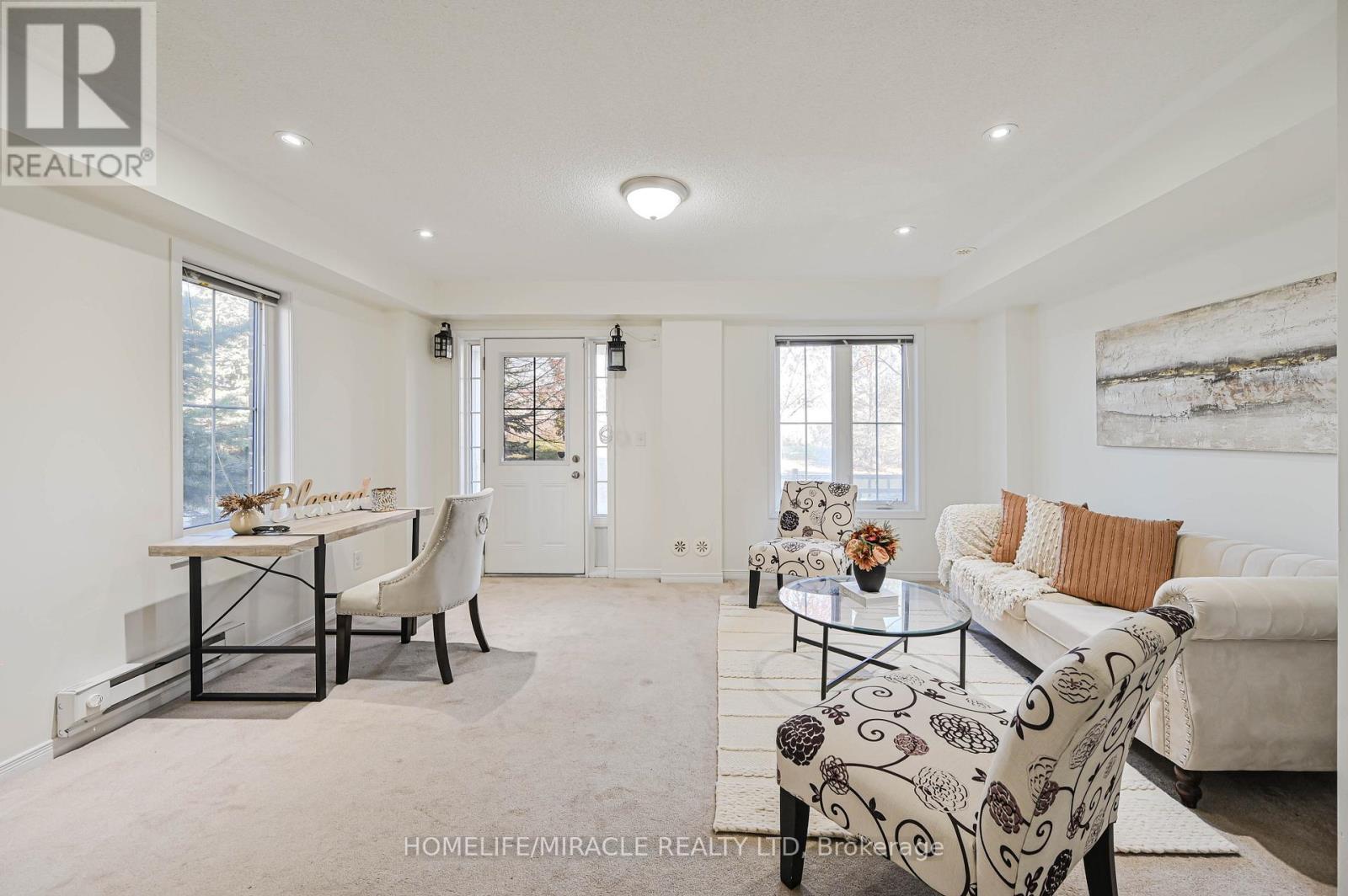 102 Cedar Lake Crescent, Brampton, ON - Indoor