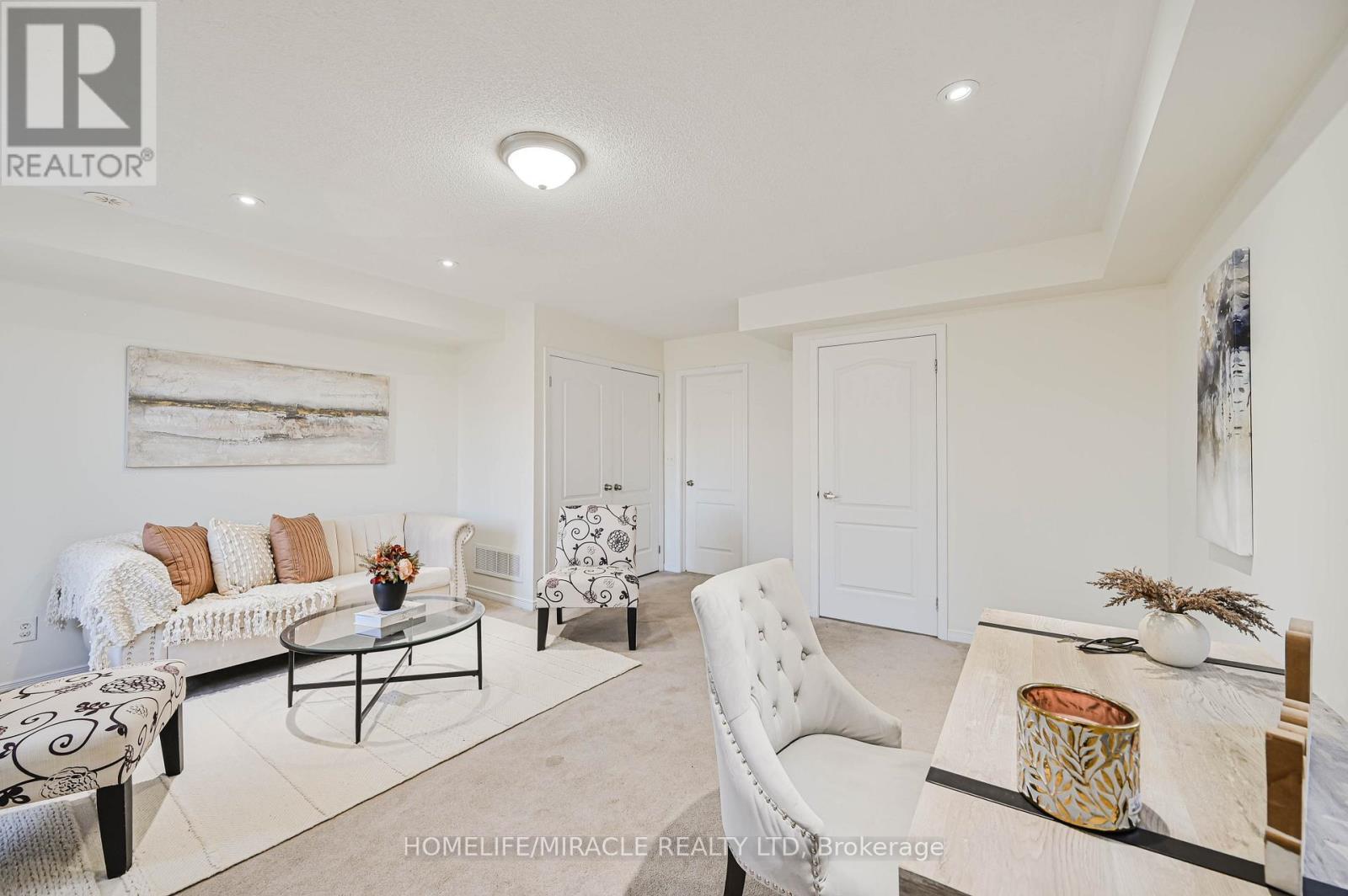 102 Cedar Lake Crescent, Brampton, ON - Indoor