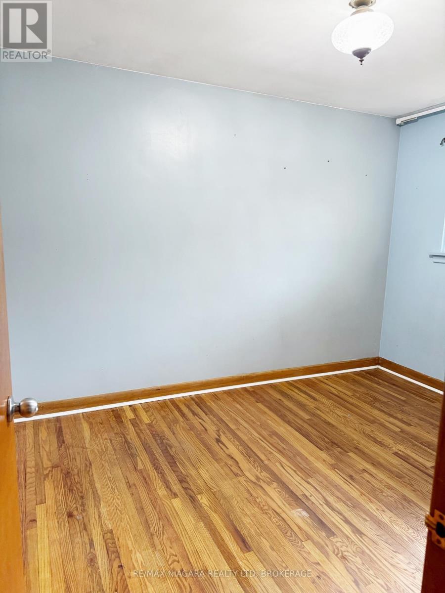 6427 Burdette Drive, Niagara Falls (Morrison), ON - Indoor Photo Showing Other Room