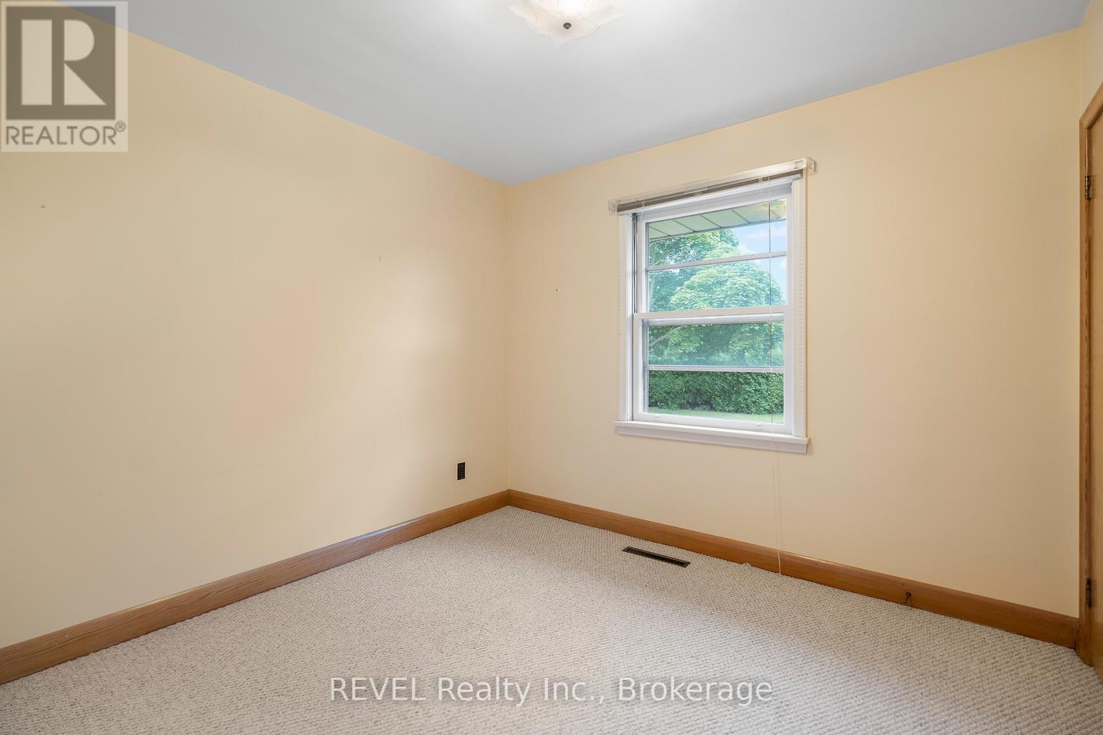 1544 Four Mile Creek Road, Niagara-On-The-Lake (Virgil), ON - Indoor Photo Showing Other Room