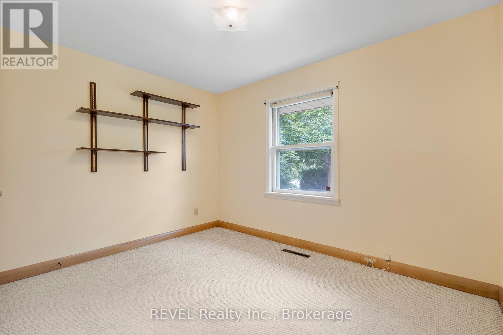1544 Four Mile Creek Road, Niagara-On-The-Lake (Virgil), ON - Indoor Photo Showing Other Room