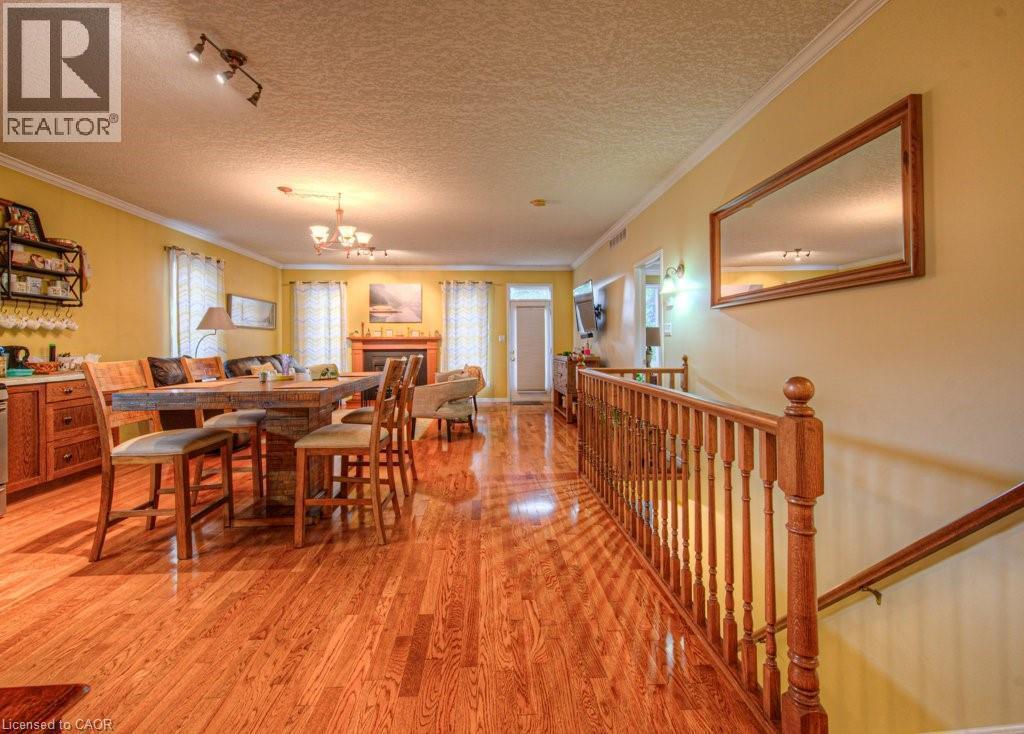 206 Dearborn Boulevard, Waterloo, ON - Indoor