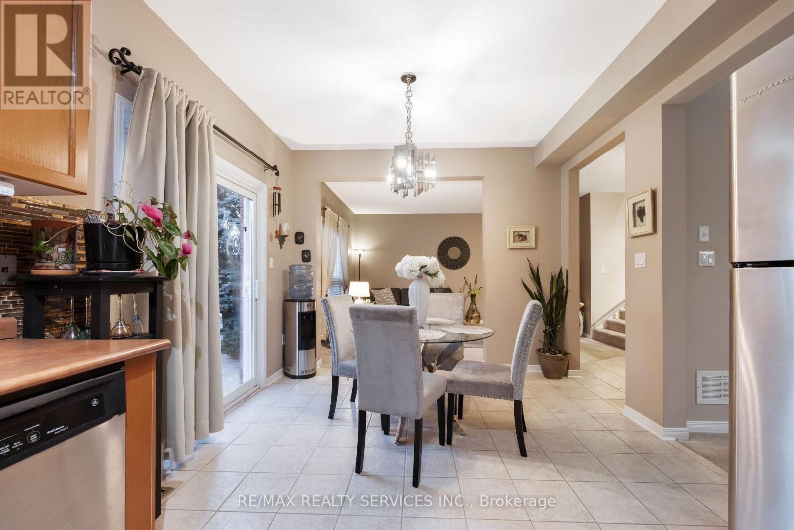 56 Pappain Crescent, Brampton, ON - Indoor Photo Showing Dining Room