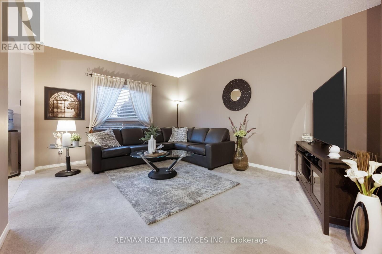 56 Pappain Crescent, Brampton, ON - Indoor Photo Showing Living Room
