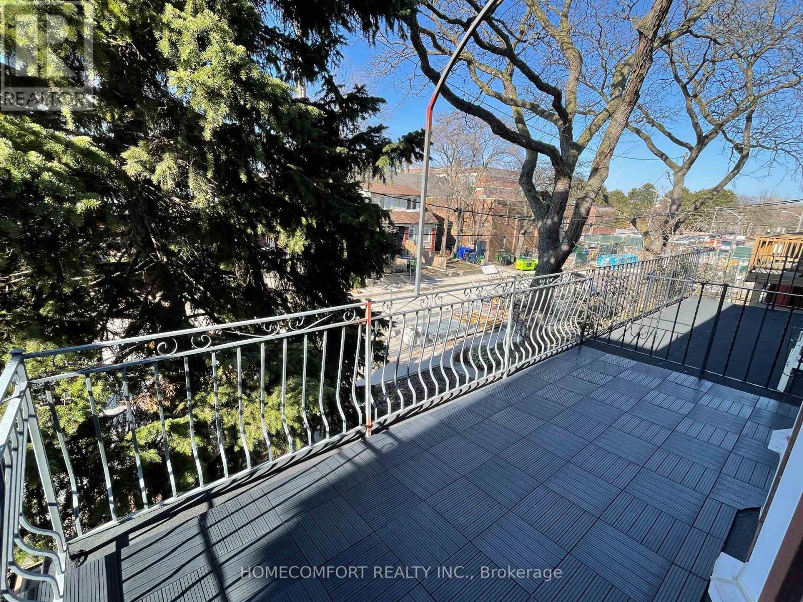 Upper - 33 Strathmore Boulevard, Toronto, ON - Outdoor