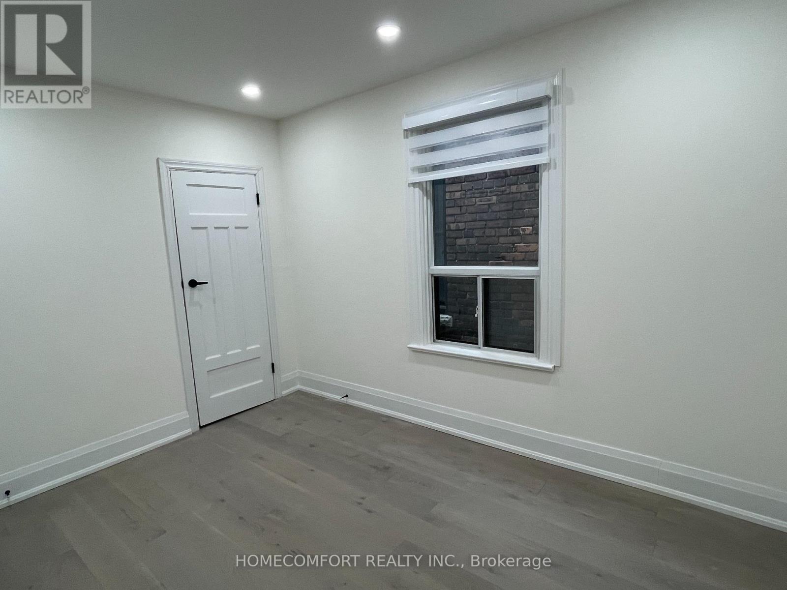 Upper - 33 Strathmore Boulevard, Toronto, ON - Indoor Photo Showing Other Room