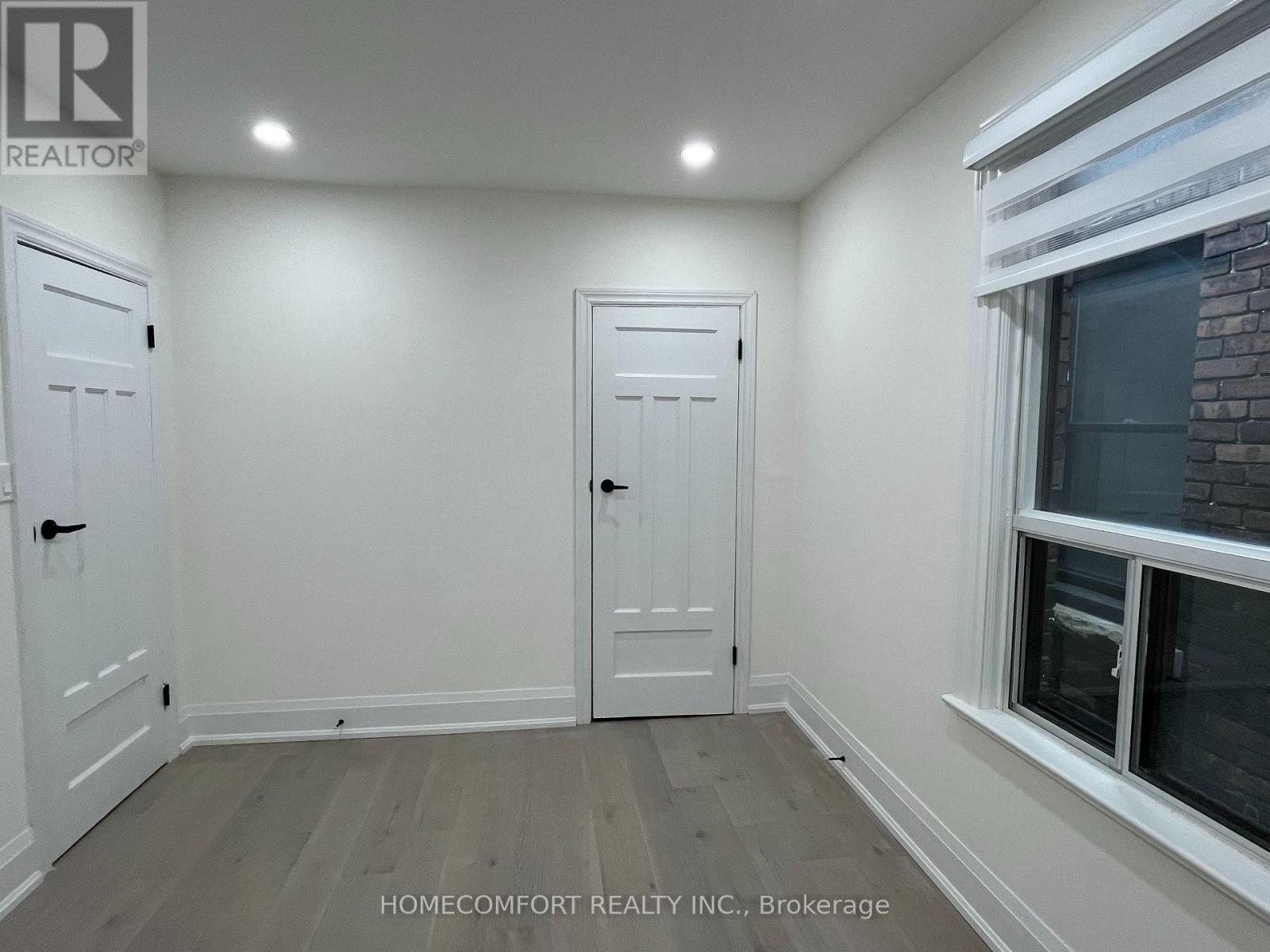 Upper - 33 Strathmore Boulevard, Toronto, ON - Indoor Photo Showing Other Room