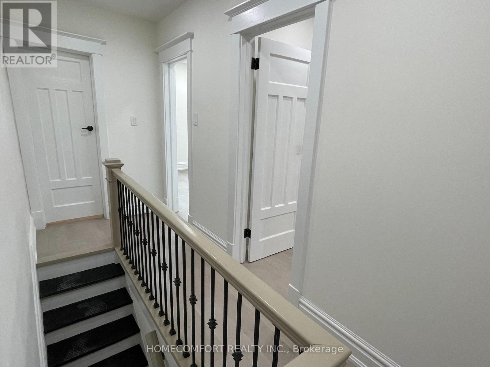 Upper - 33 Strathmore Boulevard, Toronto, ON - Indoor Photo Showing Other Room