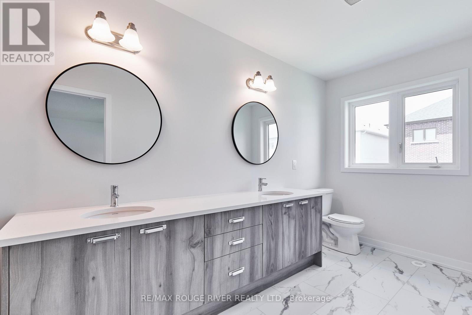82 Ziibi Way, Clarington, ON - Indoor Photo Showing Bathroom