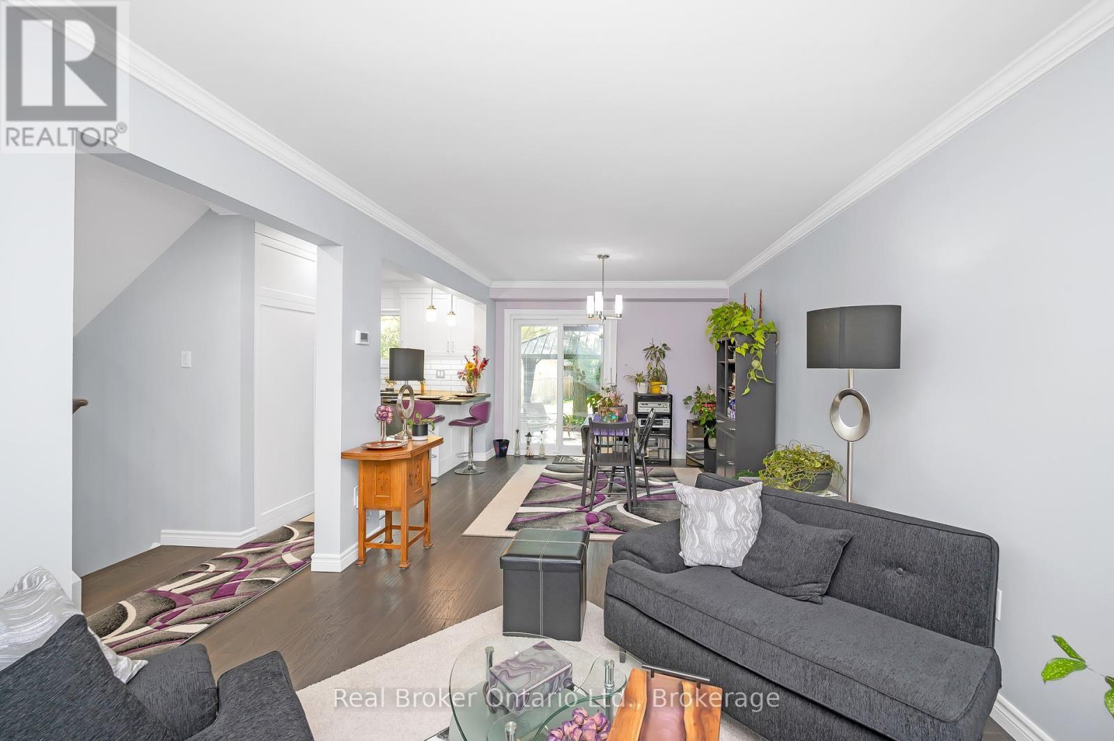 163 Ross Lane, Oakville (Ro River Oaks), ON - Indoor Photo Showing Living Room