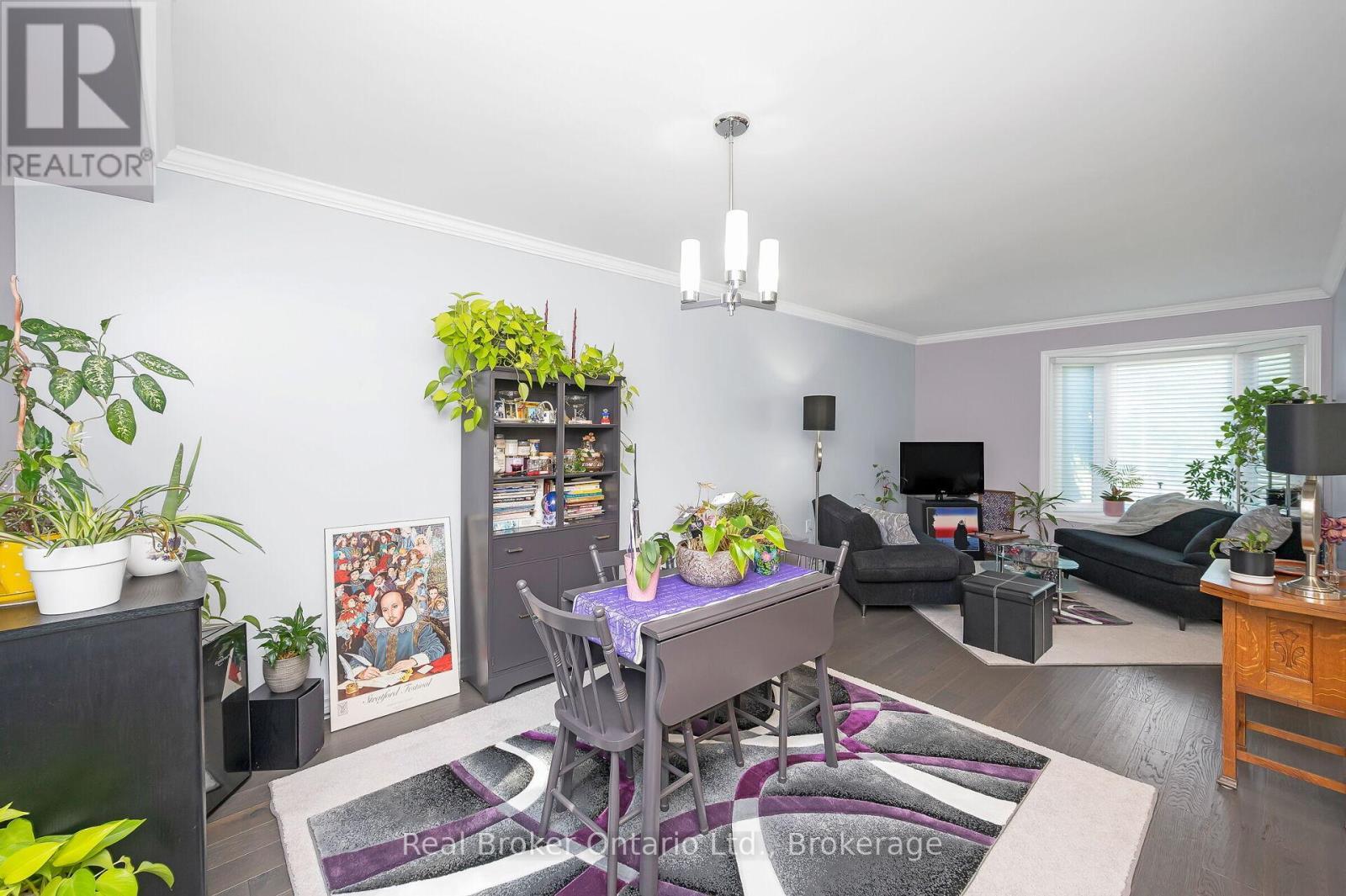 163 Ross Lane, Oakville (Ro River Oaks), ON - Indoor Photo Showing Living Room