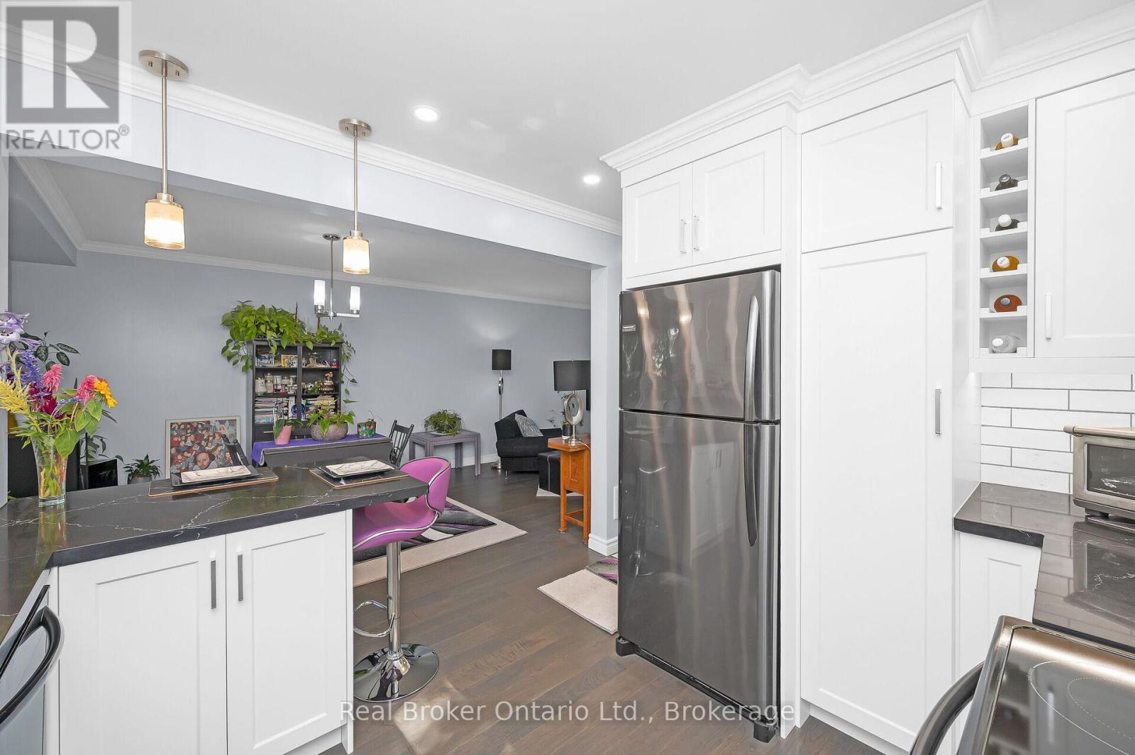 163 Ross Lane, Oakville (Ro River Oaks), ON - Indoor Photo Showing Kitchen