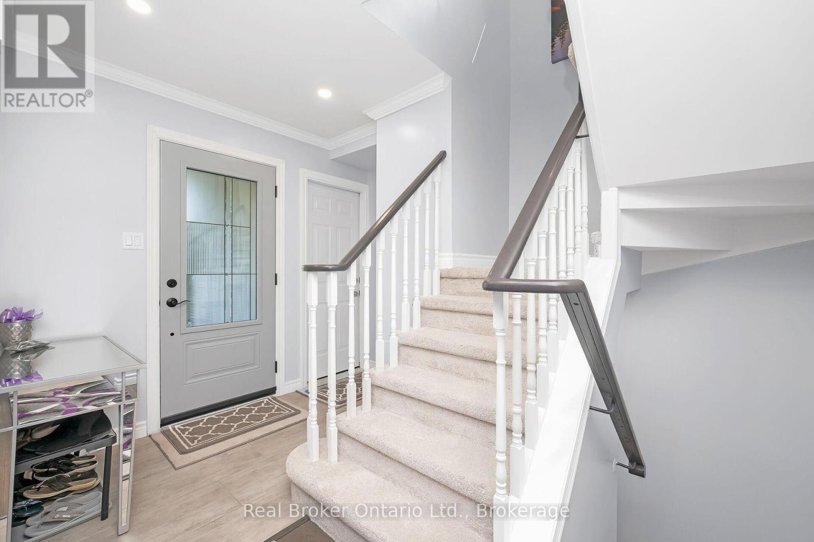 163 Ross Lane, Oakville (Ro River Oaks), ON - Indoor Photo Showing Other Room