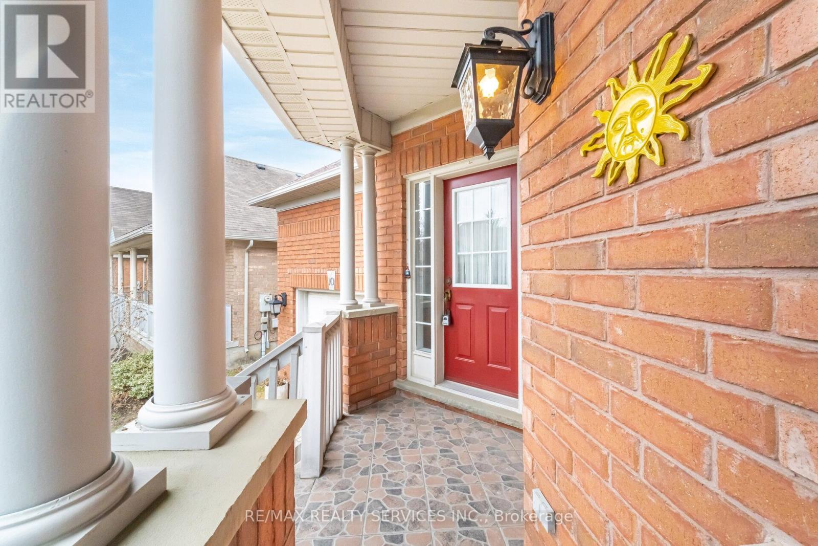 10 Orchard Park Gate, Brampton, ON - Photo Showing Other Room