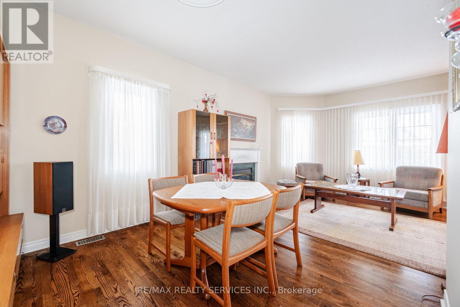 10 Orchard Park Gate, Brampton, ON - Indoor