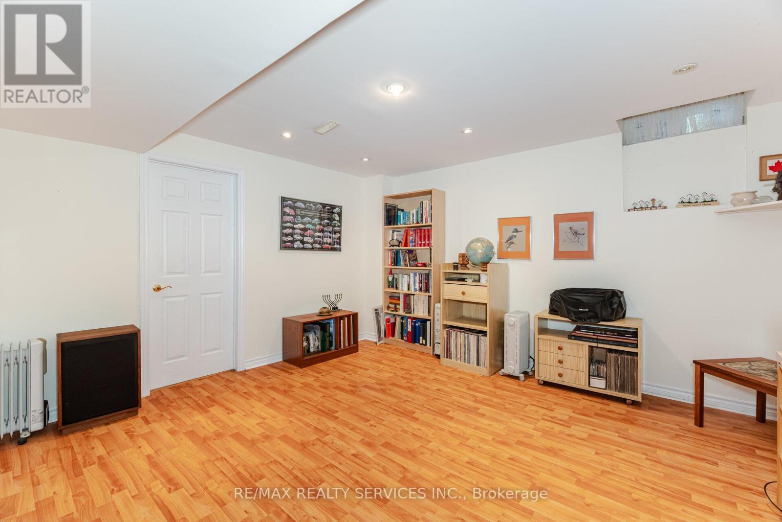 10 Orchard Park Gate, Brampton, ON - Indoor