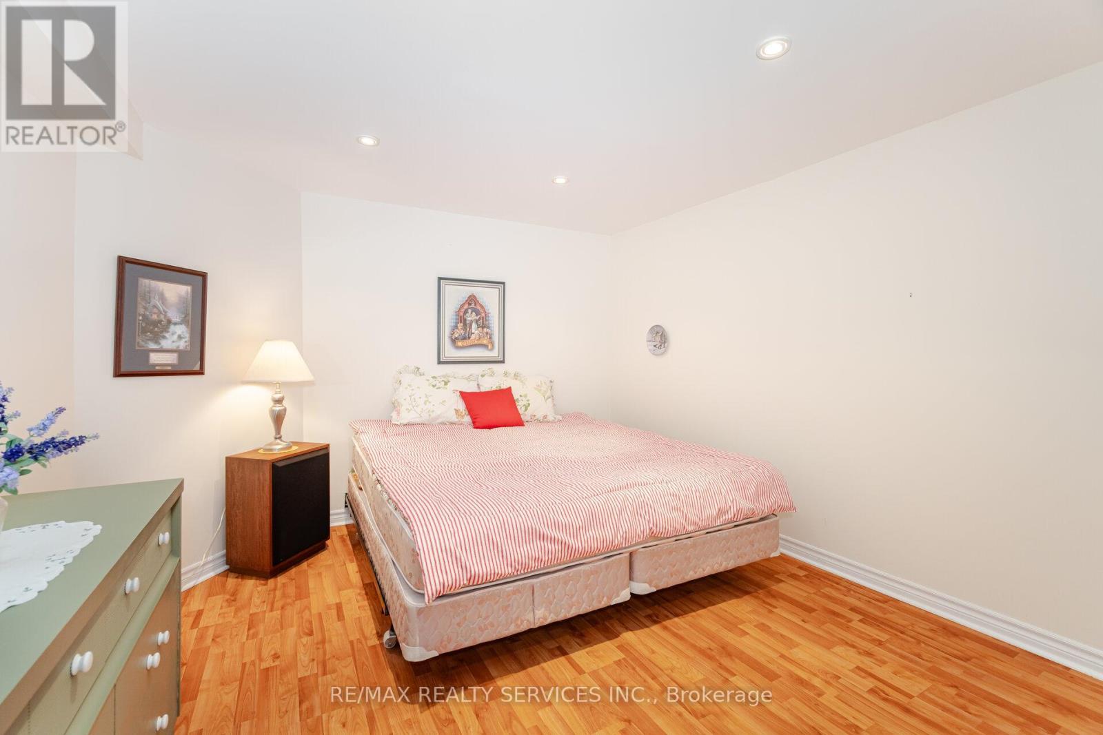 10 Orchard Park Gate, Brampton, ON - Indoor Photo Showing Bedroom